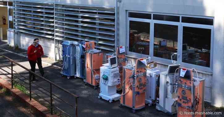 Ventilator manufacturers aren't impressed by Elon Musk's offer