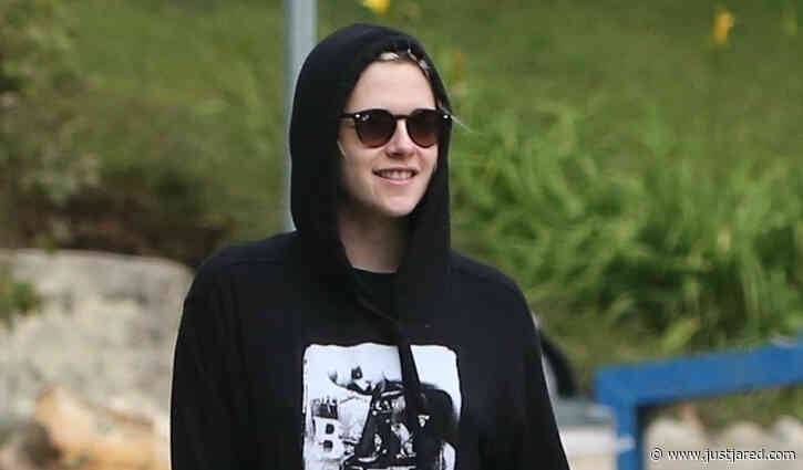 Kristen Stewart Spends Some Time at Empty Park with Friends