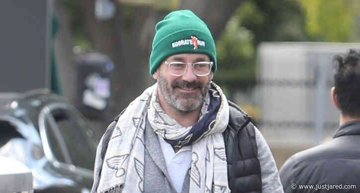 Jon Hamm Picks Up Lunch to Go in Los Feliz