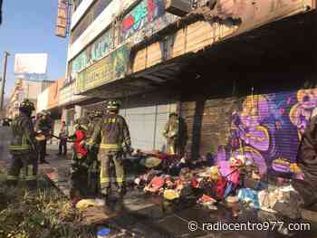 Control de incendios fuera del cine abandonado de Mariscala - Grupo Radio Centro