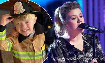 Kelly Clarkson admits she had to use her 'toddler's potty' after pipes at her Montana cabin froze