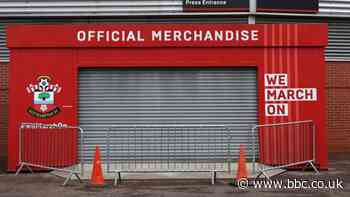 Premier League could resume before coronavirus restrictions are lifted – Southampton chief