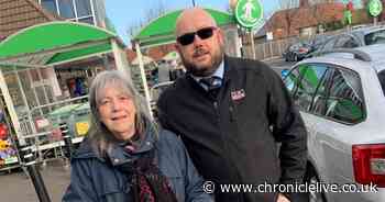 Big-hearted LA Taxi drivers take pensioners to Asda free of charge
