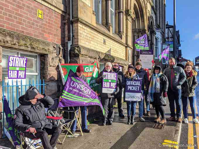 Addaction strikers suspend pay campaign