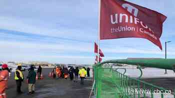Unifor wants province to end lockout at Regina refinery after mediation ends with no deal