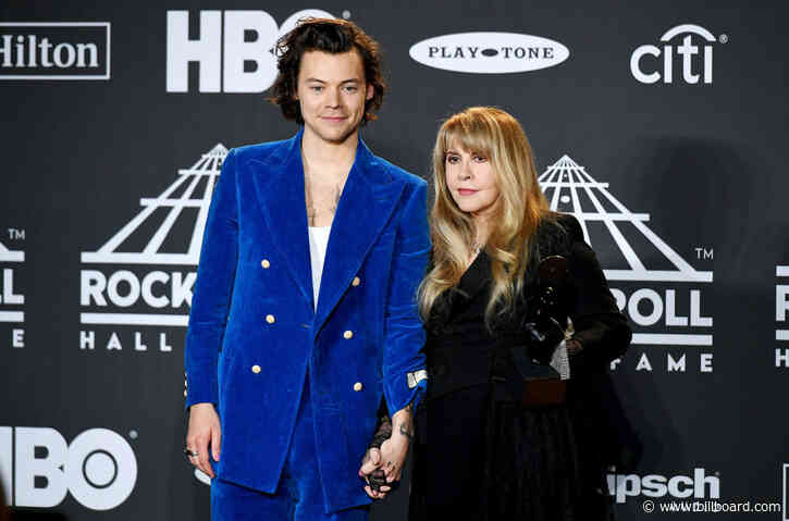 Fans Are Losing It Over Stevie Nicks Calling Harry Styles’ ‘Fine Line’ His ‘Rumours’