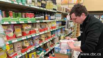 3 major Canadian grocers give frontline workers a raise during COVID-19 pandemic