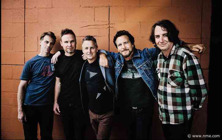 Pearl Jam fans can listen to a preview of their new album ‘Gigaton’ through a telephone hotline