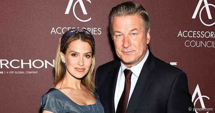 Alec Baldwin's Wife Hilaria Reveals He Didn't Kiss Her Until 6 Weeks After They Started Dating