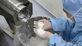 Canadian doctors urge caution on repurposing malaria medication to fight COVID-19