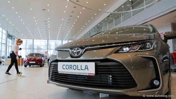 Coronavirus drags car dealers into digital commerce