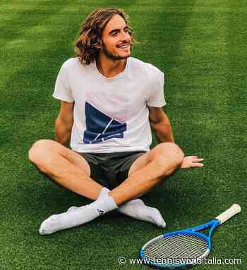 Stefanos Tsitsipas si allena sull'erba del Queen's - Tennis World Italia