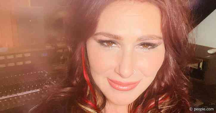 '80s Pop Star Tiffany Unveils Her 'I Think We're Alone Now' Coronavirus Challenge