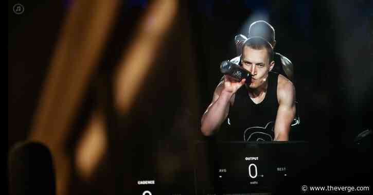 As streaming fitness companies put production on pause, Peloton pushes on with live classes