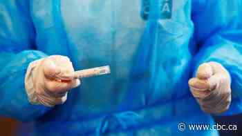 Retired, graduate nurses called to apply for emergency practising licence to fight pandemic