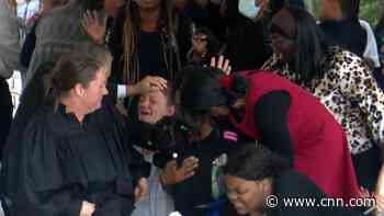 Some Americans still aren't practicing social distancing