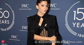Kanika Kapoor tests positive for coronavirus again; 'missing' entrepreneur-friend tests negative - Economic Times