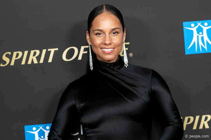Alicia Keys Reveals Her Lifelong Struggle to Find Herself in New Book: 'I've Been Putting on a Mask'