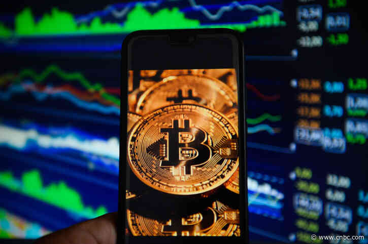 Cryptocurrency value rises over $14 billion in 24 hours as bitcoin rallies 10% - CNBC