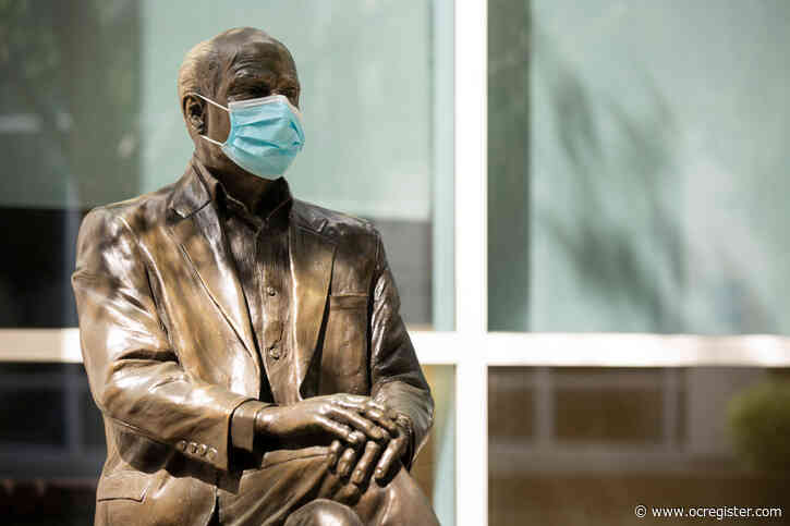 Library and tech team step up in CSUF transition to online classes amid coronavirus concerns