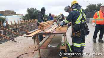 Saskatoon bridge construction paused to make worksite safer amid COVID-19 concerns