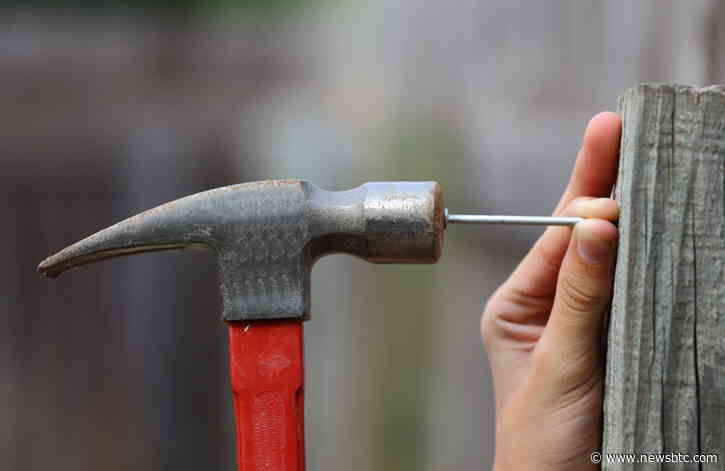 Bitcoin Price Monthly Close Above $8,000 Forms Bullish ‘Hammer’ Reversal