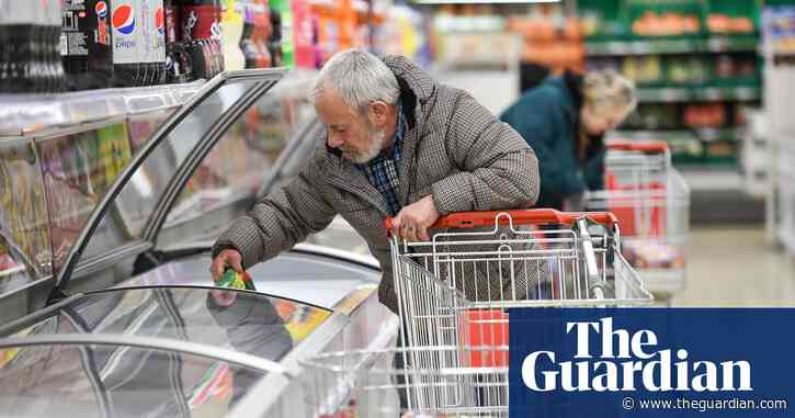 Supermarkets use database to prioritise deliveries to elderly