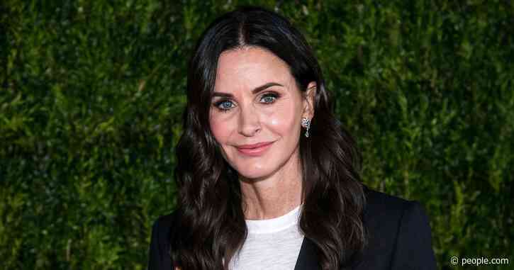 Courteney Cox Is Binge-Watching Friends to Prep for Reunion: 'I Have Such a Bad Memory'