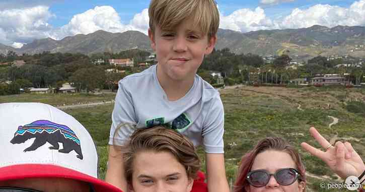 Reese Witherspoon and Her Kids 'Trying to Be Patient' with Each Other While Social Distancing