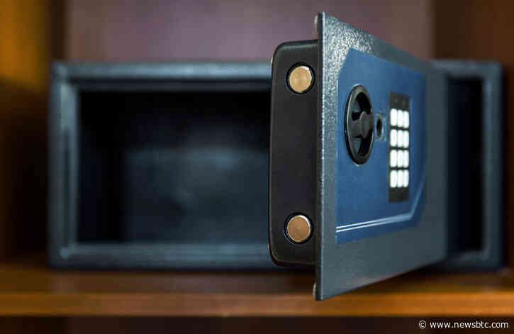 Becoming a Safe Haven: A Year of Bitcoin Correlation With Gold