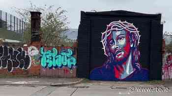 Belfast artist aims to inspire 'hope' - RTE.ie