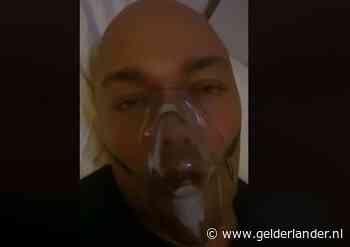 Ernstig verzwakte entertainer (39) verloor 9 kilo door coronavirus: ‘Ik had nooit moeten gaan skiën’