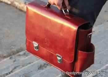 Nomadic SARLAG messenger bag €180