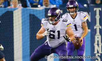 Brett Jones re-signs with Vikings after Cowboys show interest