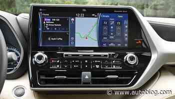 2020 Toyota Highlander Driveway Test Video | Wider (screen) is better