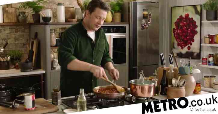Jamie Oliver reveals secret to perfect quick ‘corner shop’ curry and minestrone soup