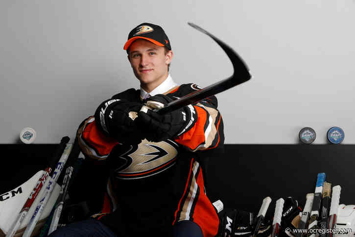Ducks sign first-round draft pick Trevor Zegras of Boston University