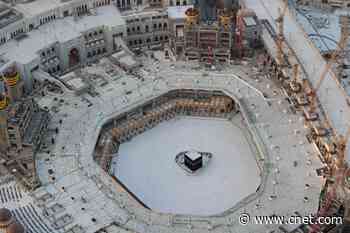 See the emptiness as coronavirus closes landmarks, stadiums, amusement parks     - CNET