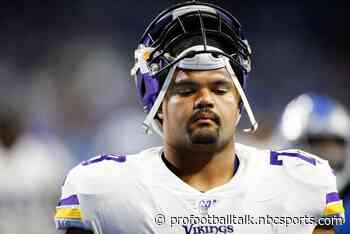 Vikings re-signing Dakota Dozier