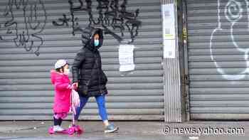 Drop in consumer confidence sends US stocks lower again