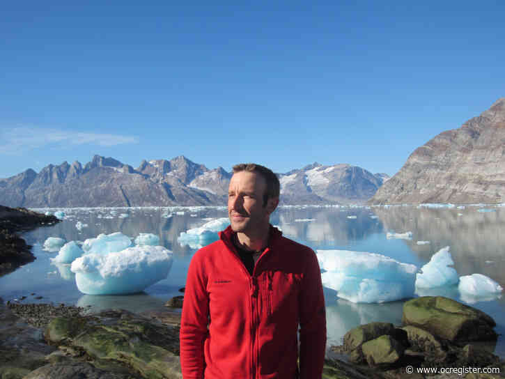 Robert MacFarlane launches Twitter book club to bring readers together during coronavirus crisis