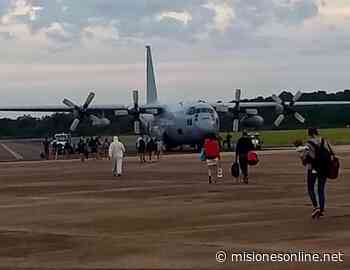 Iguazú: cientos de turistas viajaron este viernes a Buenos Aires con dos aviones de la Fuerza Aérea Argentina - Misiones OnLine
