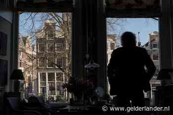 Kijken naar de stilte, naar het bijna roerloze landschap van de bedreigde stad