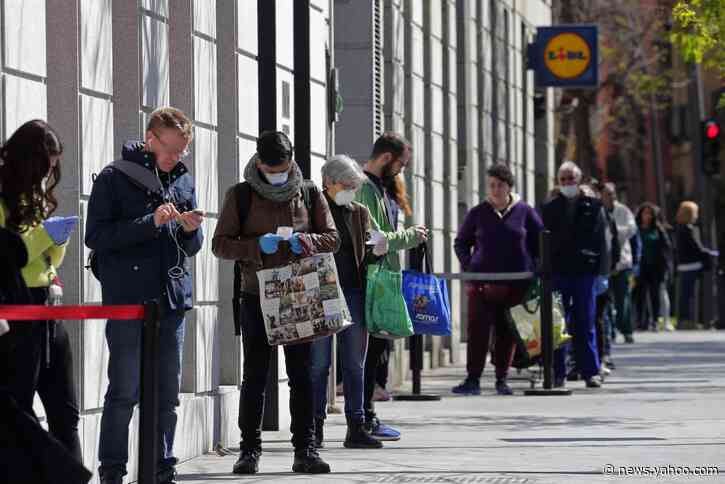 U.S. hotspots grow as virus cases surpass 640,000 globally