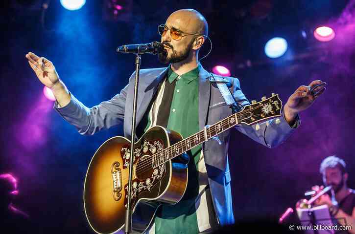 Luciano Pereyra, Abel Pintos and More Argentine Artists Sing Inspiring Version of  ‘Como La Cigarra’: Watch