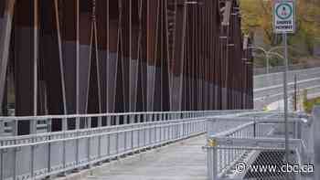 Traffic Bridge walkways now one-ways due to COVID-19 pandemic