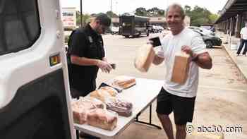 Houston's 'Bread Man' giving away free loaves to hospitality workers