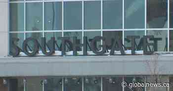 Coronavirus: Malls in Edmonton limit access following provincial government order to shut down non-essential business