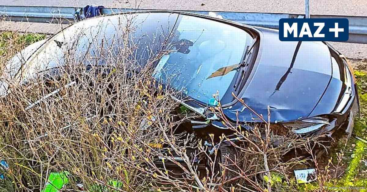 Dahlewitz - Tödlicher Unfall auf der B96 – Auto fliegt meterweit durch die Luft - Märkische Allgemeine Zeitung