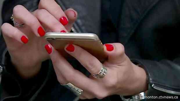 This free text message service could help you cope with anxiety or depression during the pandemic